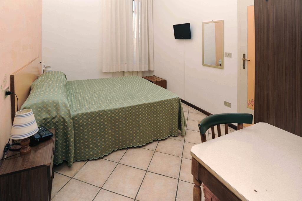 Hotel Marina Montecatini Terme Cameră foto
