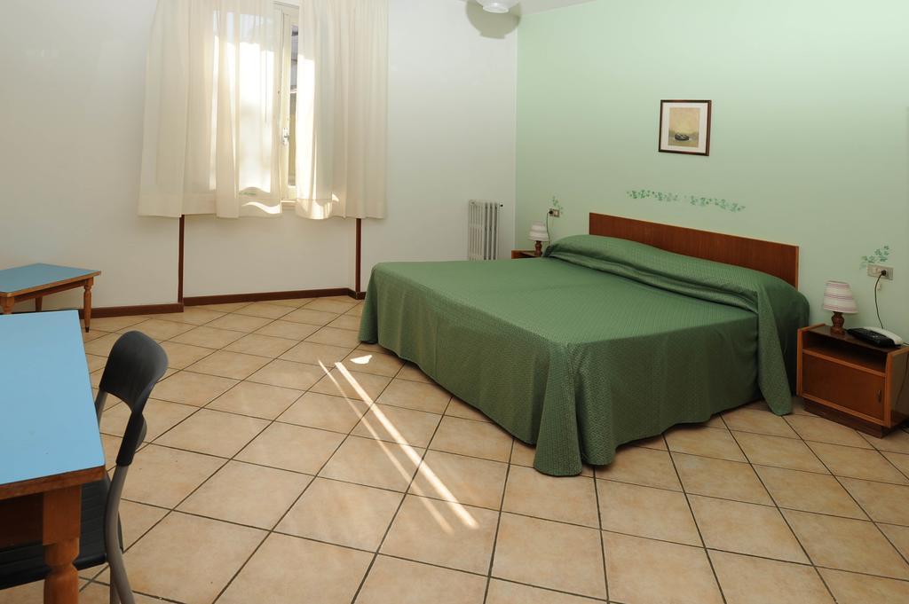 Hotel Marina Montecatini Terme Cameră foto